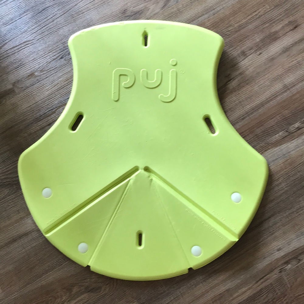 Puj Baby Tub. Fits in sink and can hang to dry.